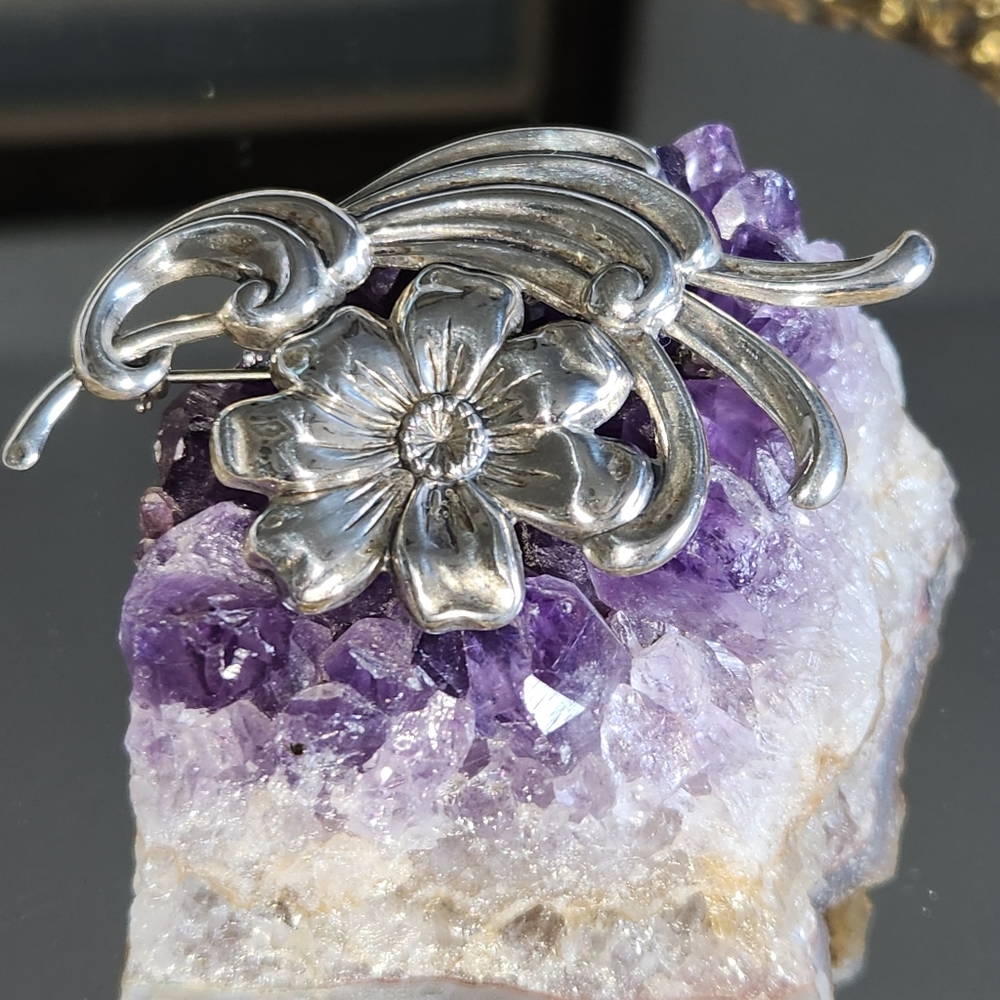 Women's 925 Vintage Flower Brooch.